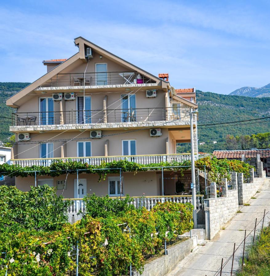 Guest House Ivana Тиват Экстерьер фото